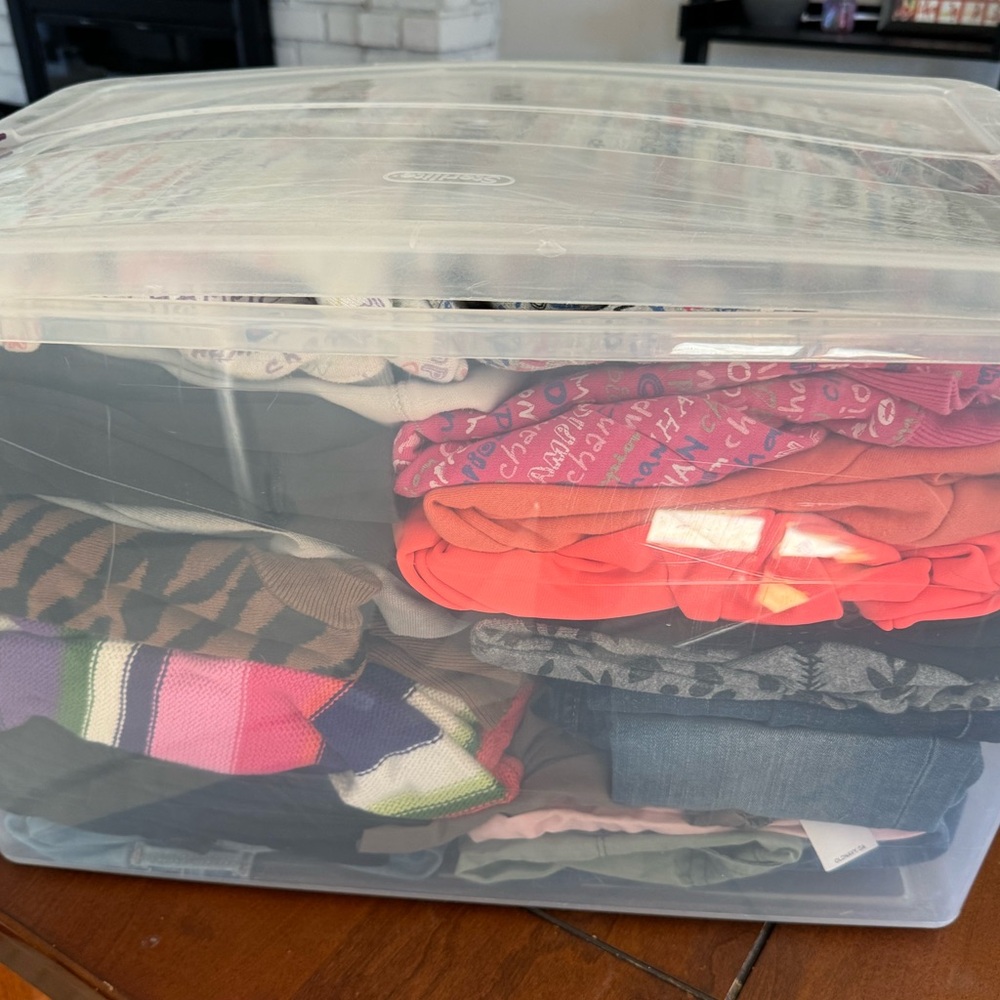 Rubbermaid of girls size 12 clothing